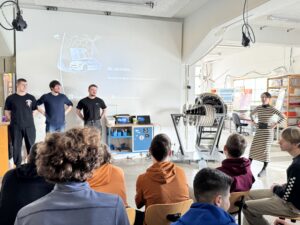 Besuch und Workshop im DLR-School_Lab in Dresden