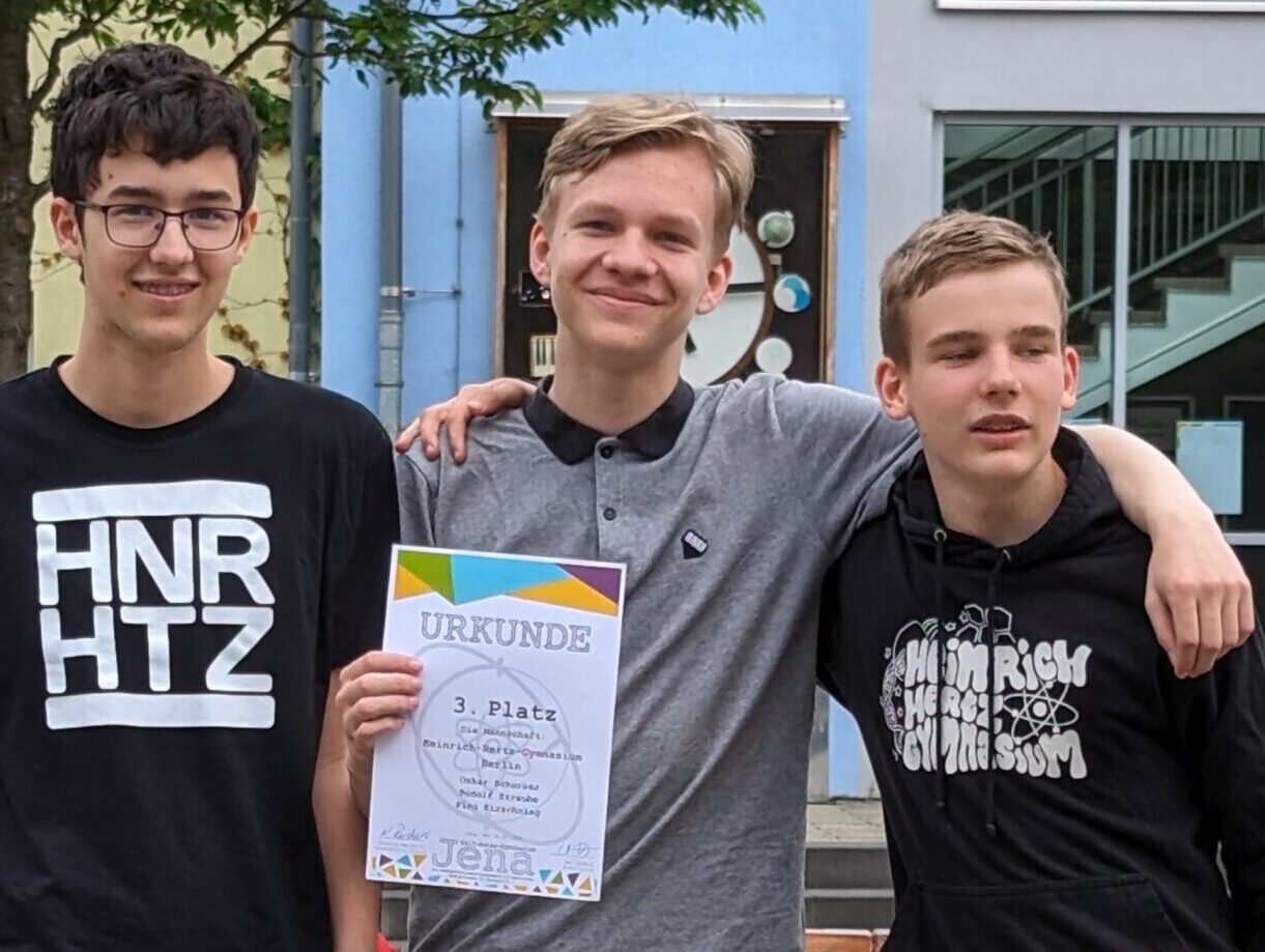 Mannschaft beim Mannschaftswettbewerb Physik- Oskar, Rudolf und Finn